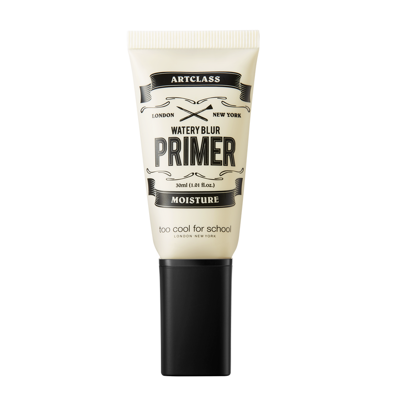 A blurring primer with a moist essence texture that fills skin with moisture and turns skin texture smooth.